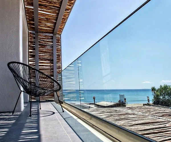 Seaside Tinos 키오니아